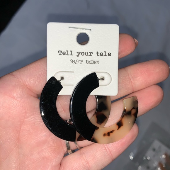 Acrylic Black Print Hoop Earring - Picture 2 of 3